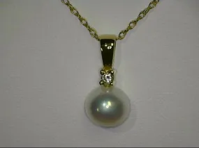 14K Yellow Gold Pearl and Diamond Pendant Necklace