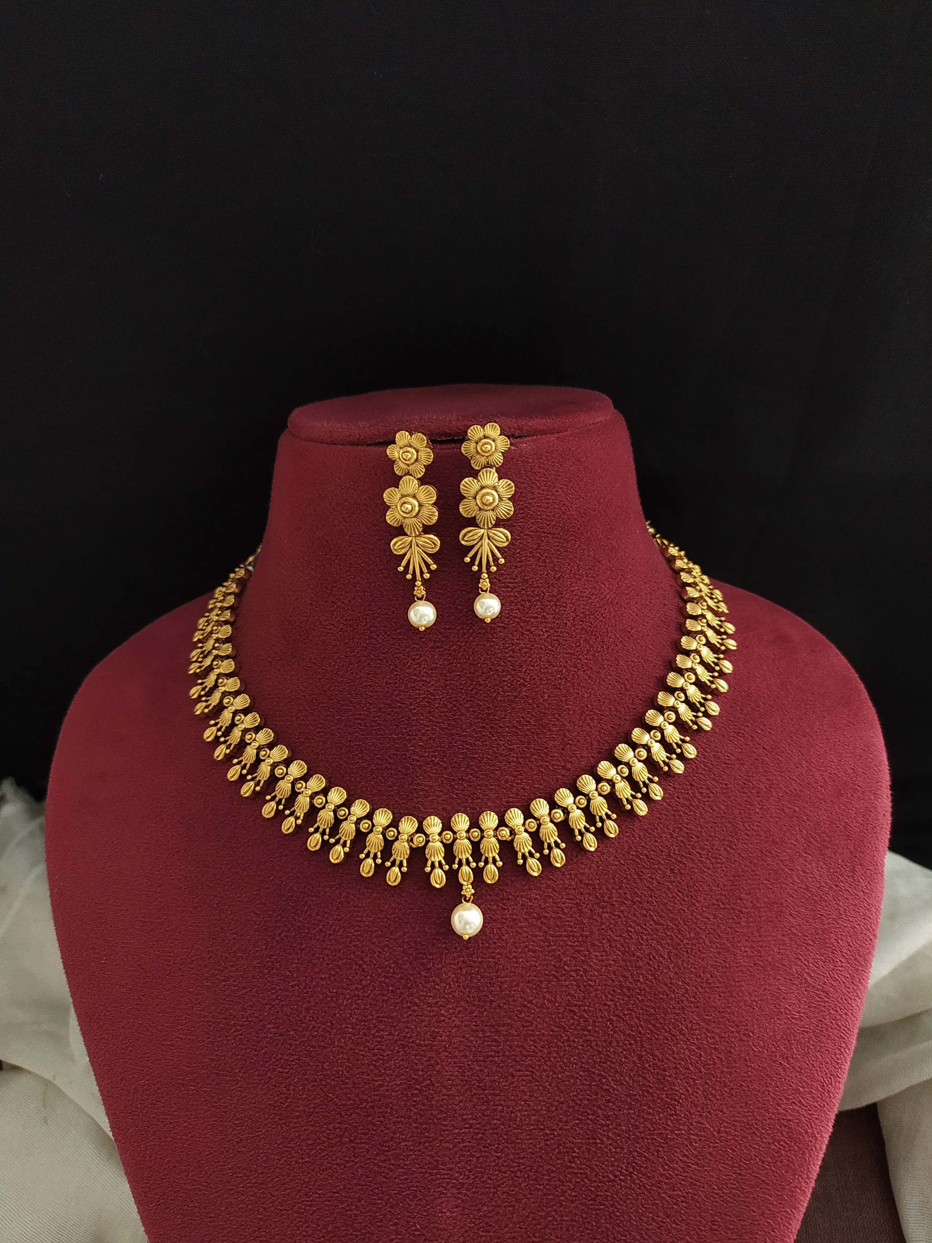 Antique Plain Necklace Set – Kerala-Inspired Design with Matching Earrings