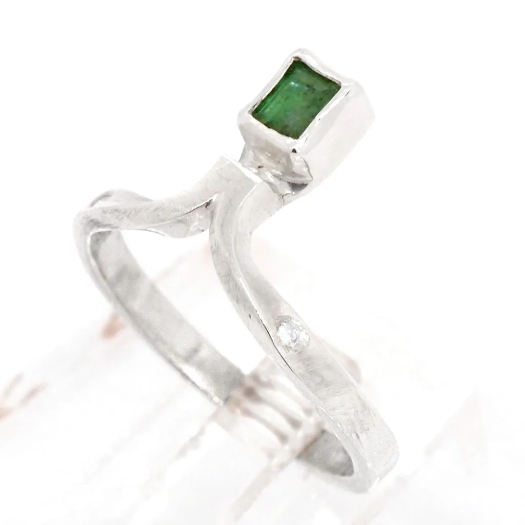 Emerald & White Diamond Twisted Ring (size 6)