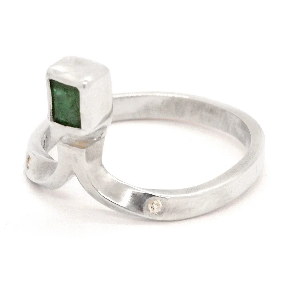 Emerald & White Diamond Twisted Ring (size 7 1/2)