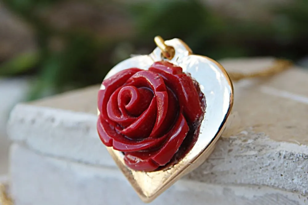 Rose necklace