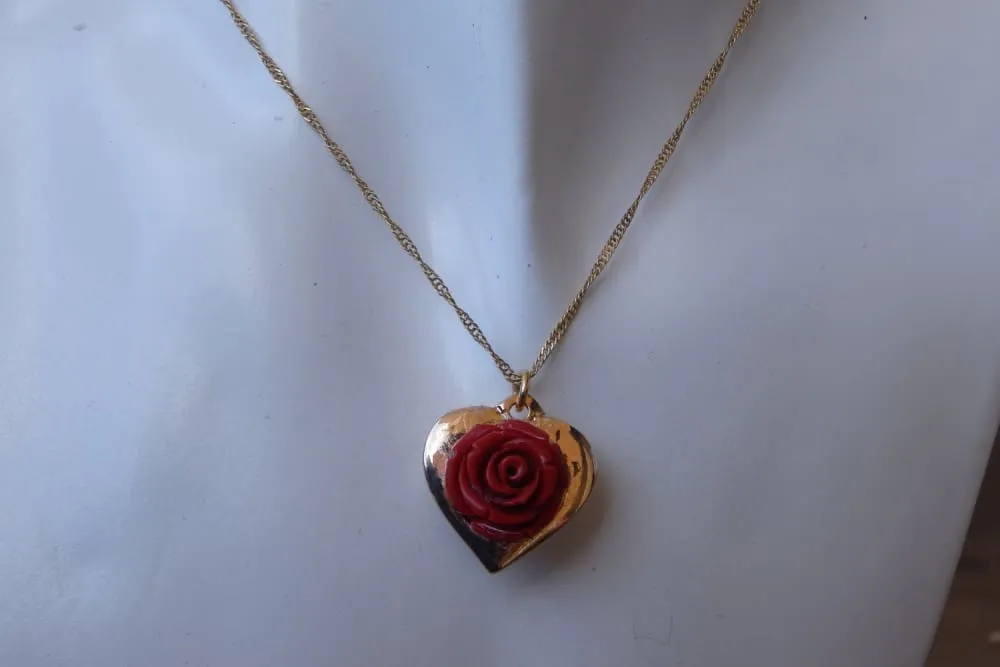 Rose necklace