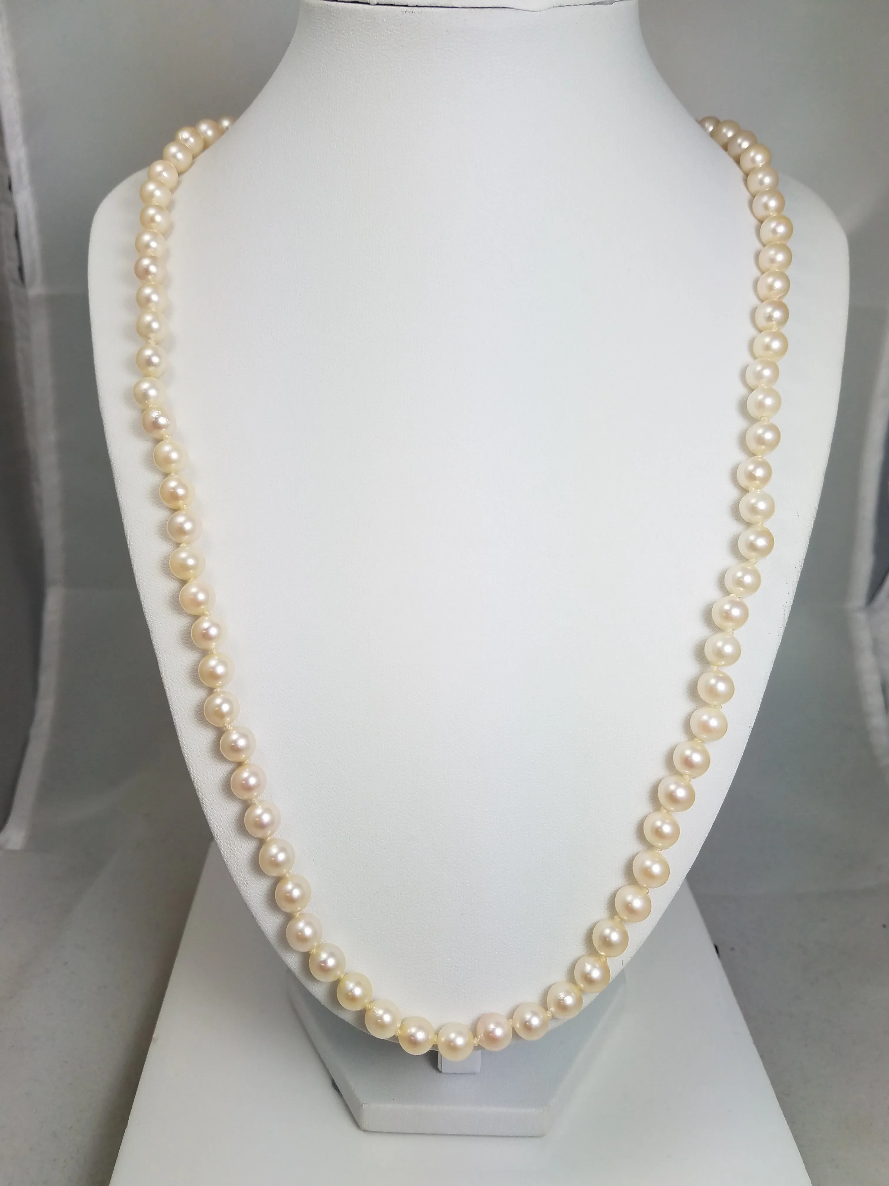 Timeless 25" 14k Yellow Gold Natural Cultured Saltwater Pearl Strand