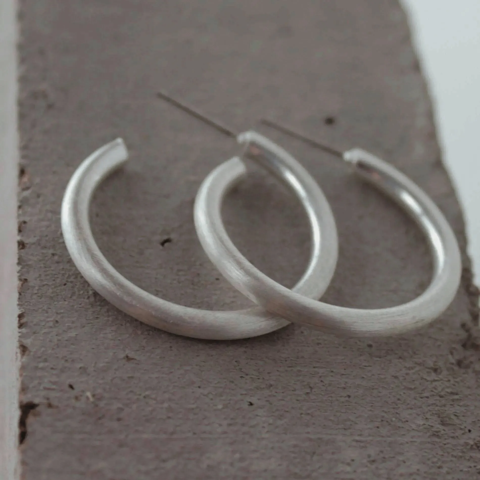 Tula Chunky C-Hoop Earring Silver Plating