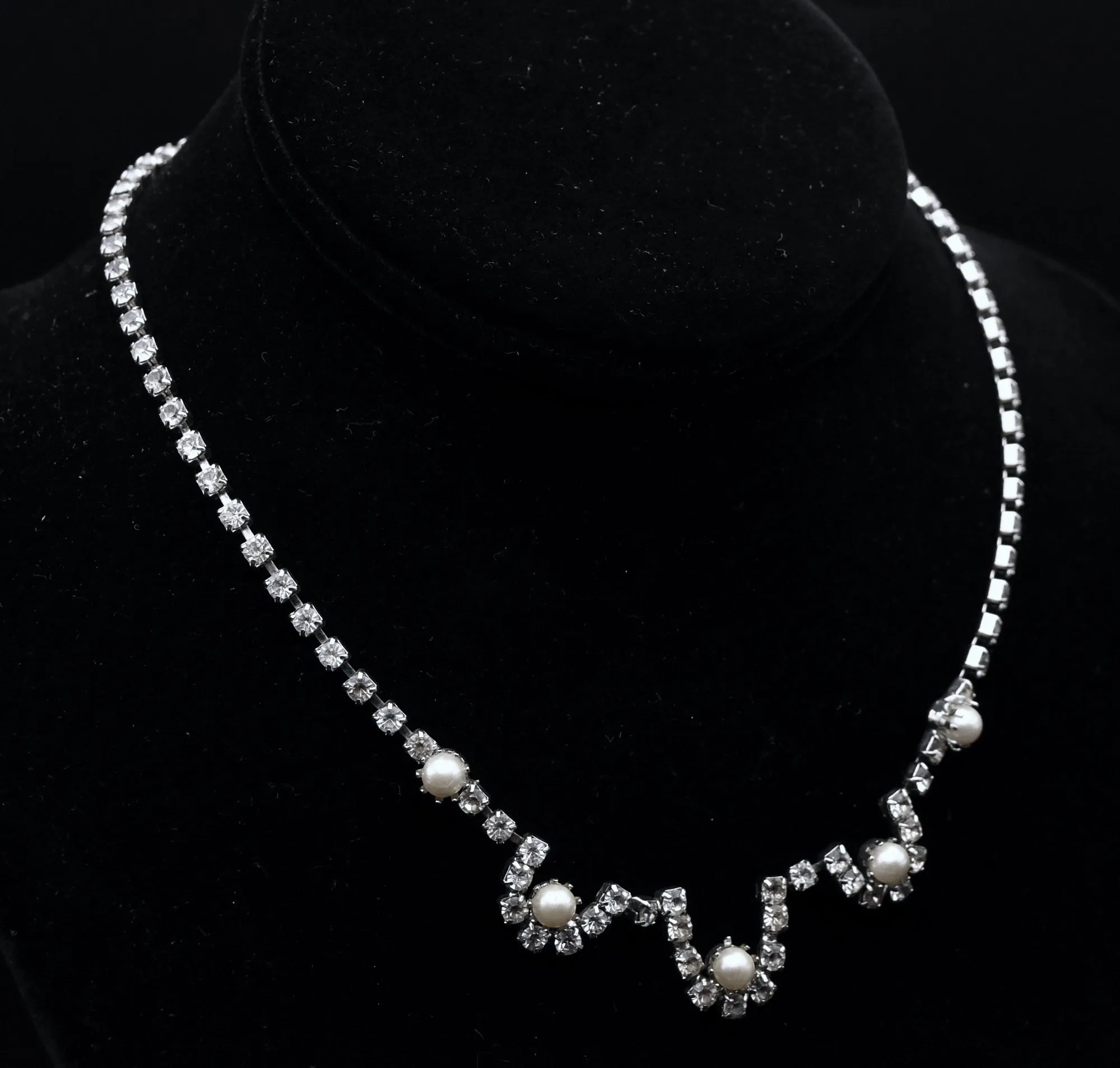 Vintage Silver Tone Rhinestone and Faux Pearl Necklace - 15.5"