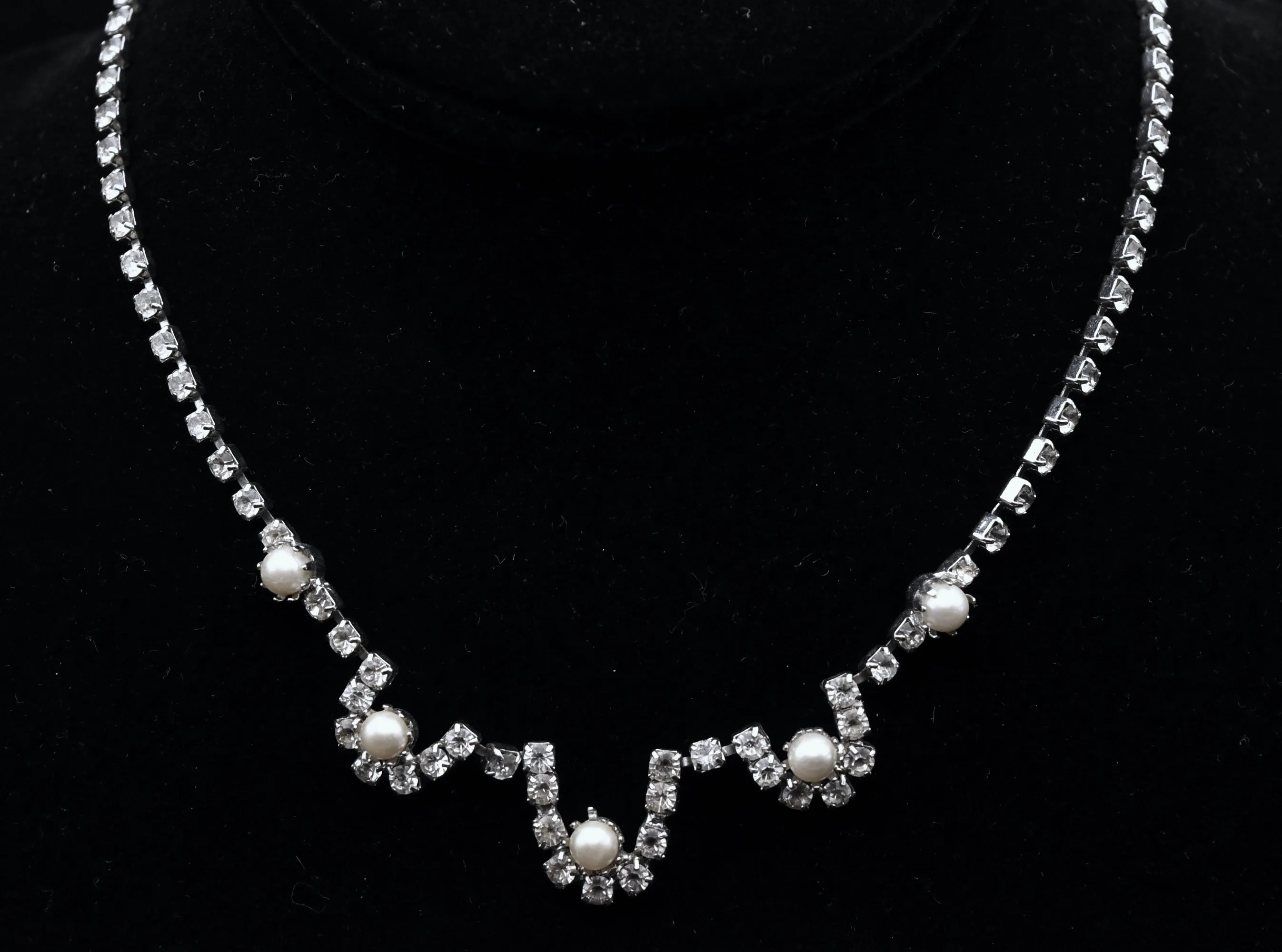 Vintage Silver Tone Rhinestone and Faux Pearl Necklace - 15.5"